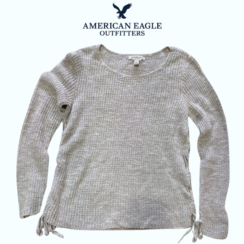 American Eagle size med grey knitted style sweater, EUC
